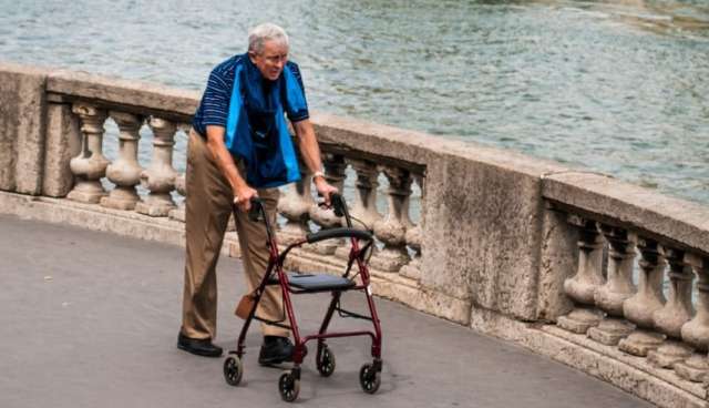 Rollator vsWalker: What's the Difference? - Avacare Medical Blog