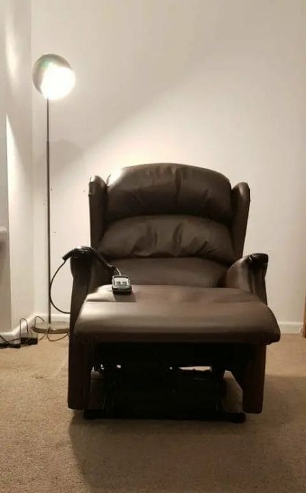 Best Recliner Chair for Heavy People