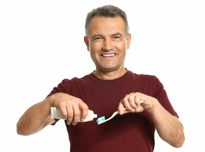 Can I Use Toothpaste On Dentures