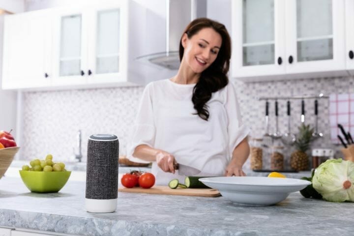 Smart speaker helping with cooking